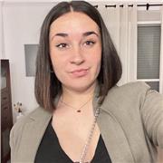 educadora infantil titulada con un grado superior, con bachillerato y estudiando pedagogía para el año que viene hacer magisterio